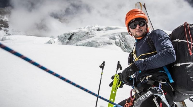 андржей-баргиел-спускане със ски от к2