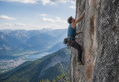 От скално към спортно и състезателно катерене