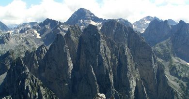 връх Йезерце Албания