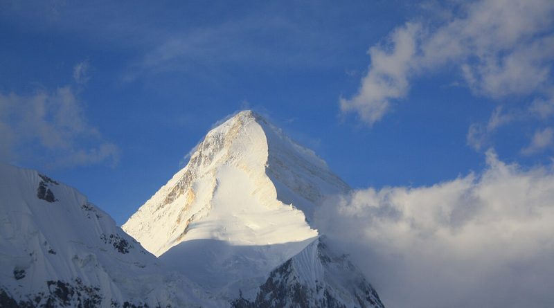 Пирамидата на Хан Тенгри
