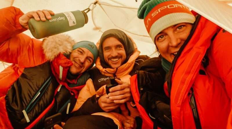 тамара лунгер, серхи минготе и алекс гаван в лагер 1 на к2