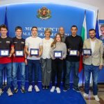 награда от Министерството на младежта и спорта за състезатели и треньори по спортно катерене