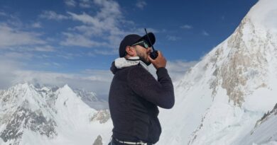 Нужен е хеликоптер: Телата на Нимсдай и още двама алпинисти засега остават блокирани на 5000 м на Броуд Пик