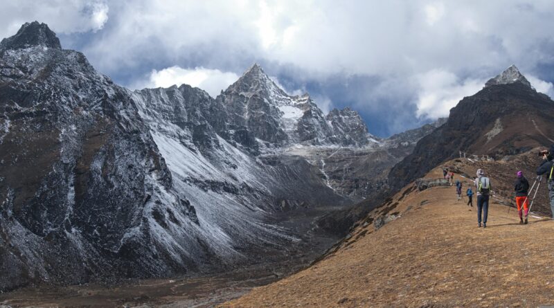 туристи в хималаите
