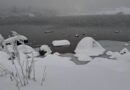 сняг на езеро безбог