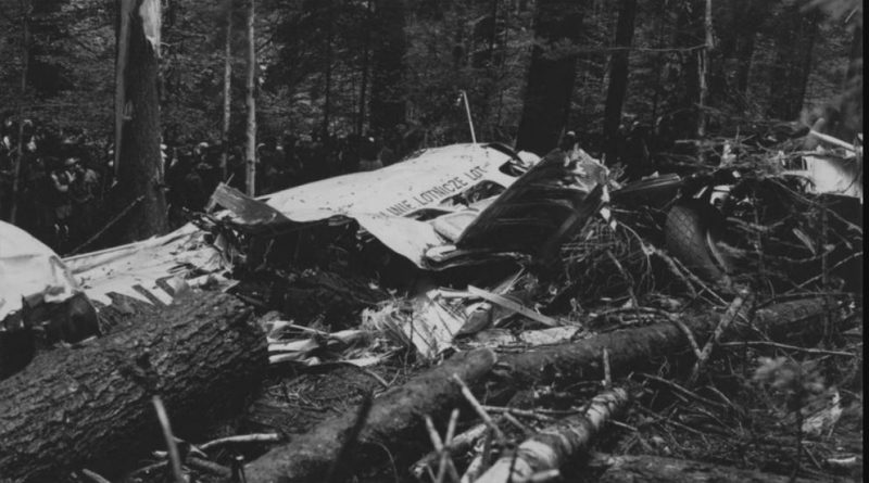 Самолетна катастрофа на полските авиолинии