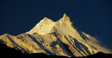 Връх Манаслу (8163 м) по изгрев