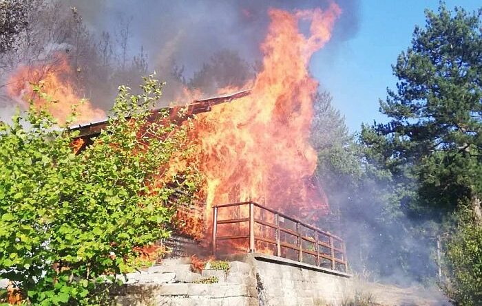 Пожар в хижа ветерани